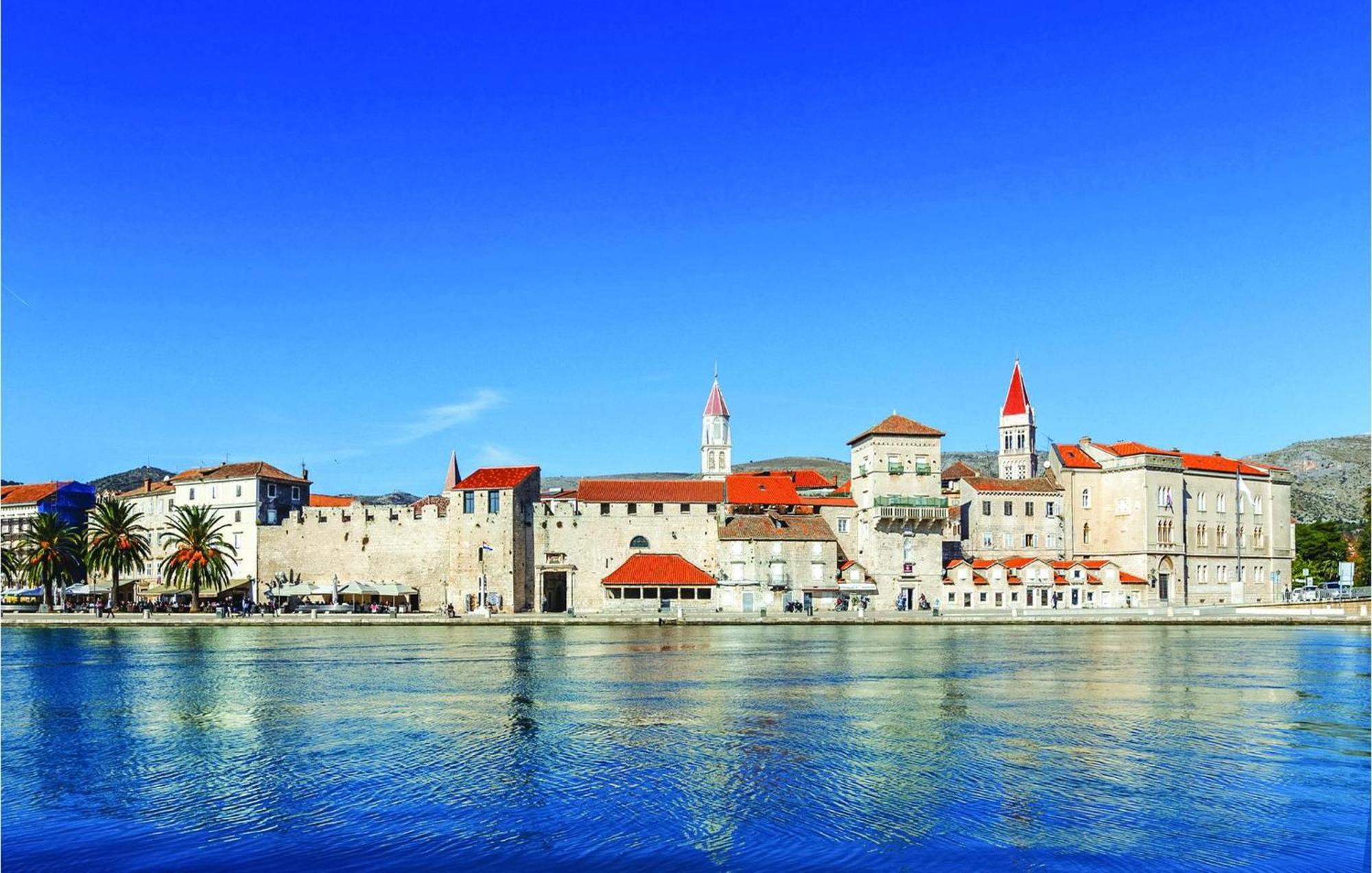 3 Bedroom Gorgeous Apartment In Trogir Eksteriør bilde