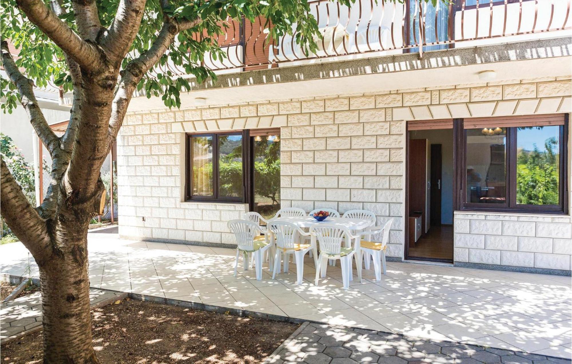 3 Bedroom Gorgeous Apartment In Trogir Eksteriør bilde