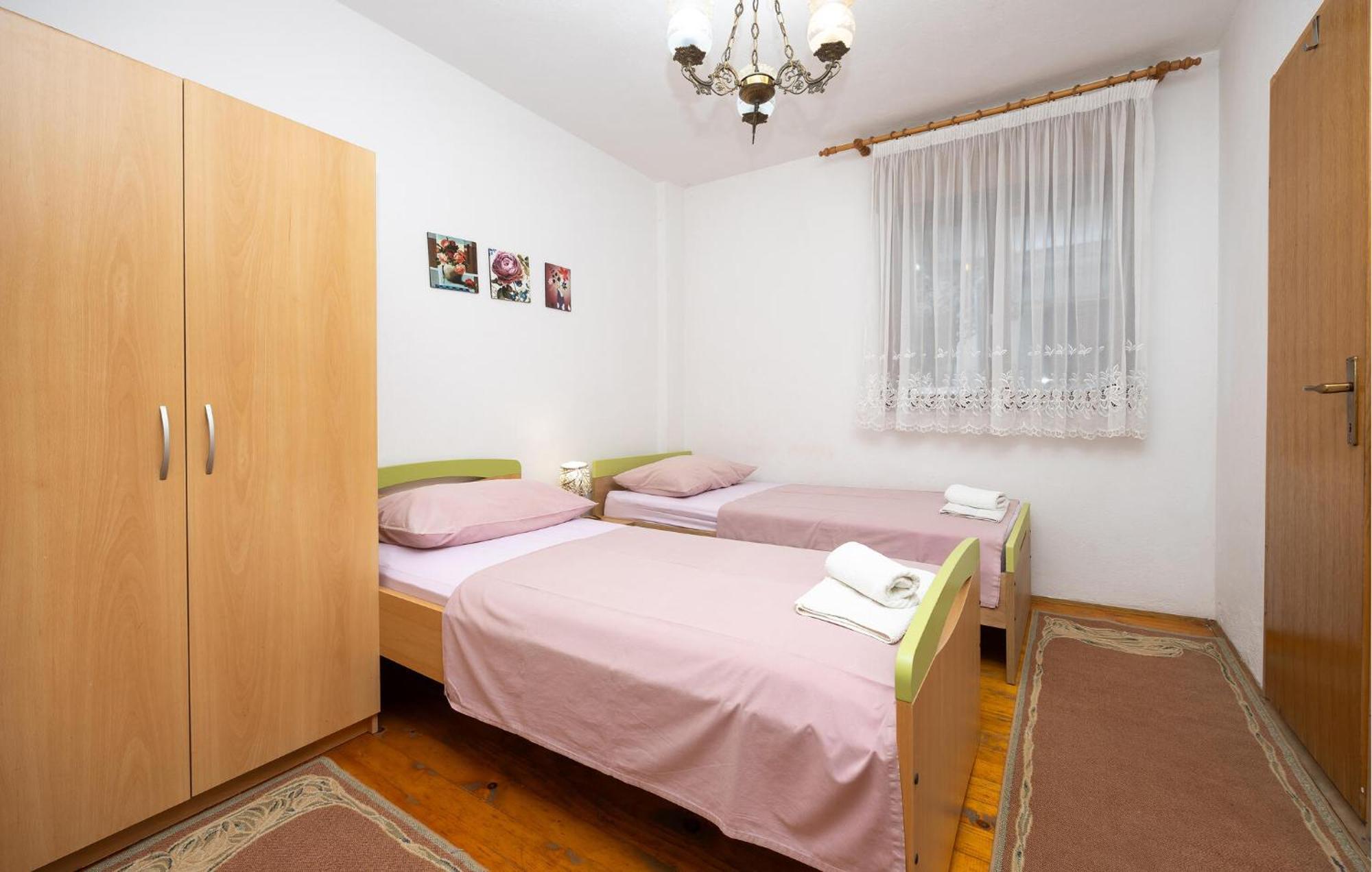 3 Bedroom Gorgeous Apartment In Trogir Eksteriør bilde