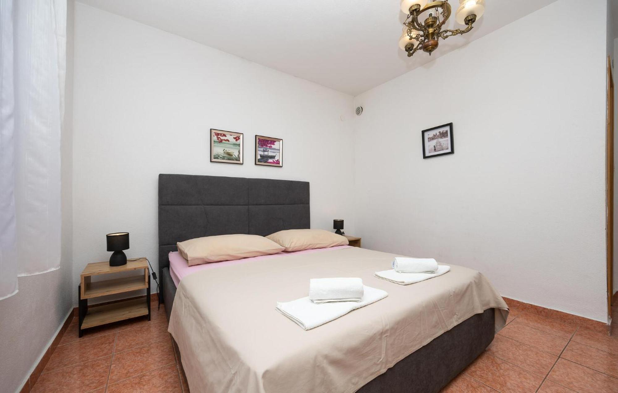 3 Bedroom Gorgeous Apartment In Trogir Eksteriør bilde