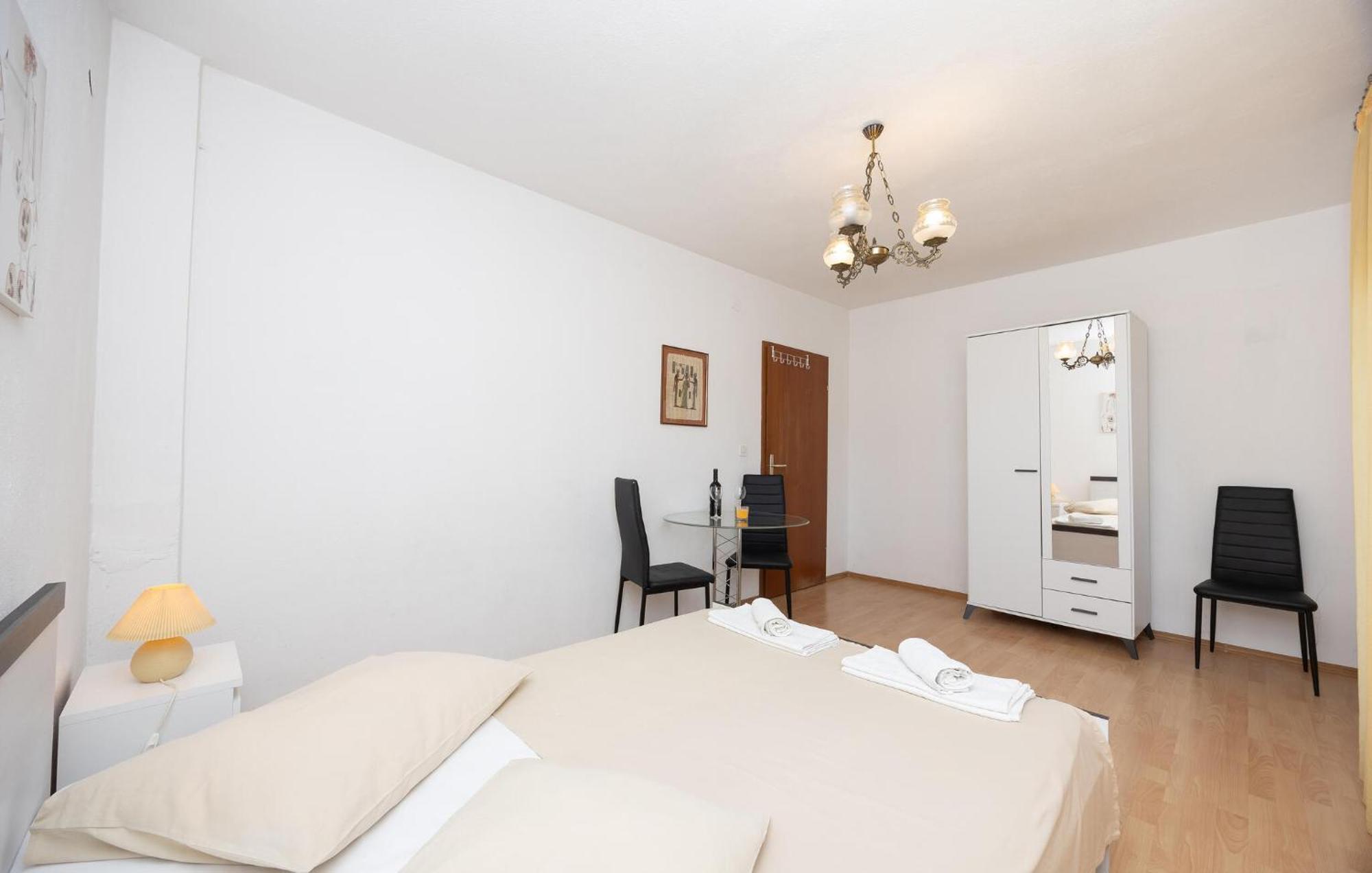 3 Bedroom Gorgeous Apartment In Trogir Eksteriør bilde